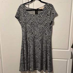 MICHAEL Michael Kors Black and White Geo Pattern Stretch Dress